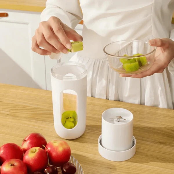 Aaroshop Mini Portable Travel Electric Juicer Blender SC-02(Random Colour)